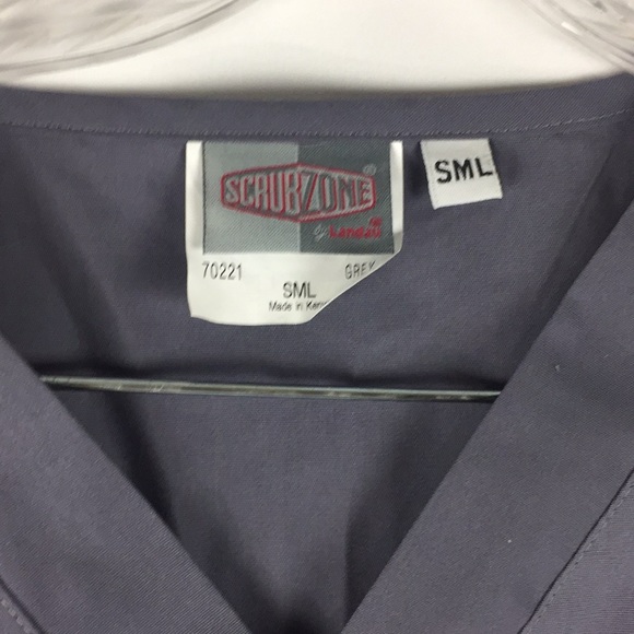 Scrubzone gray house calls front pockets - Picture 3 of 5